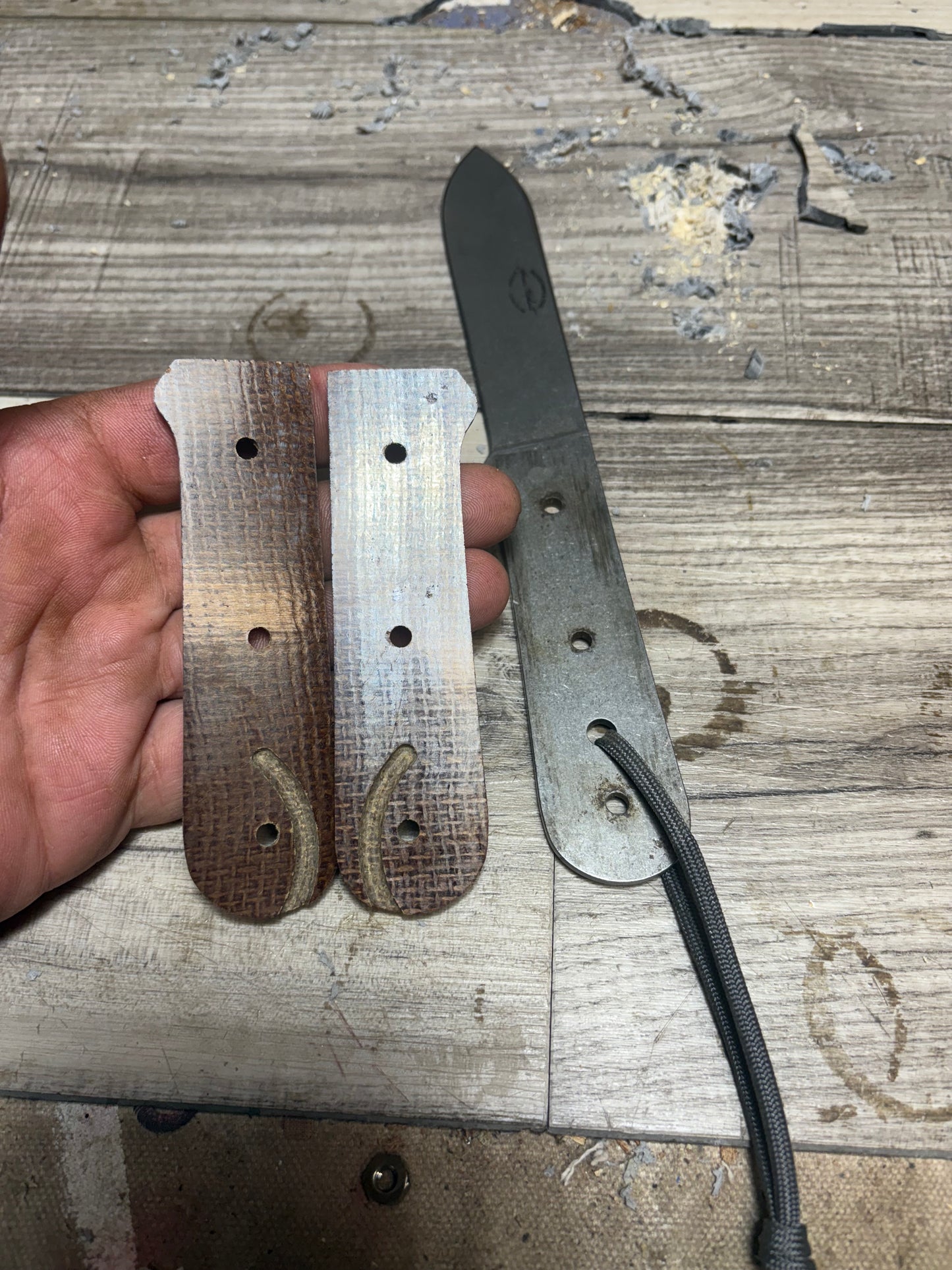 KA-BAR BK62 Burlap Handles HIDDEN LANYARD hole