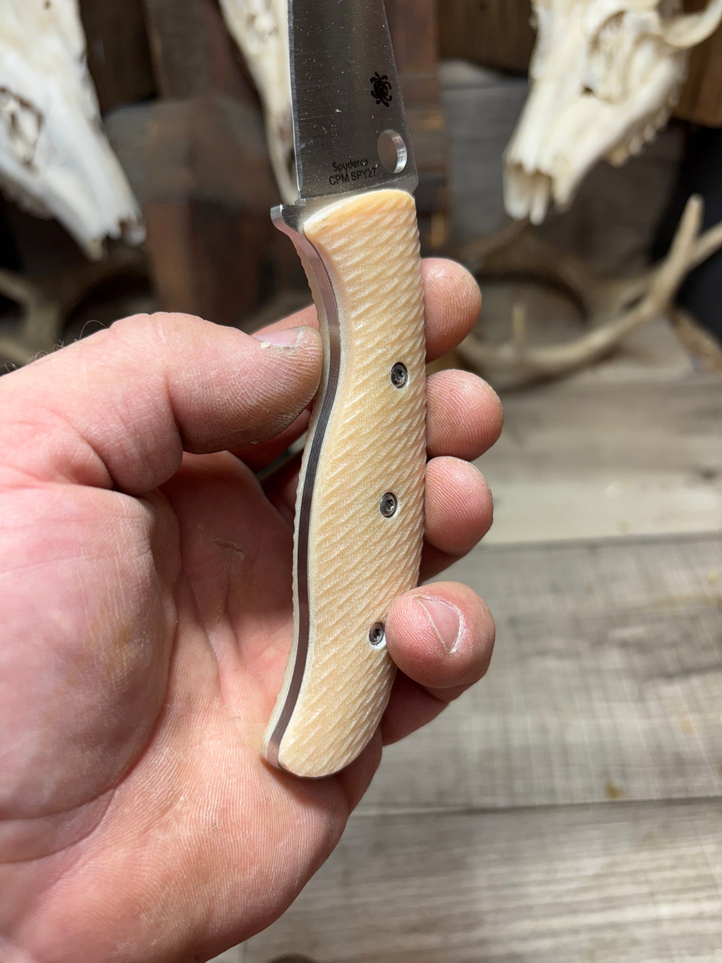 Spyderco Mule handles