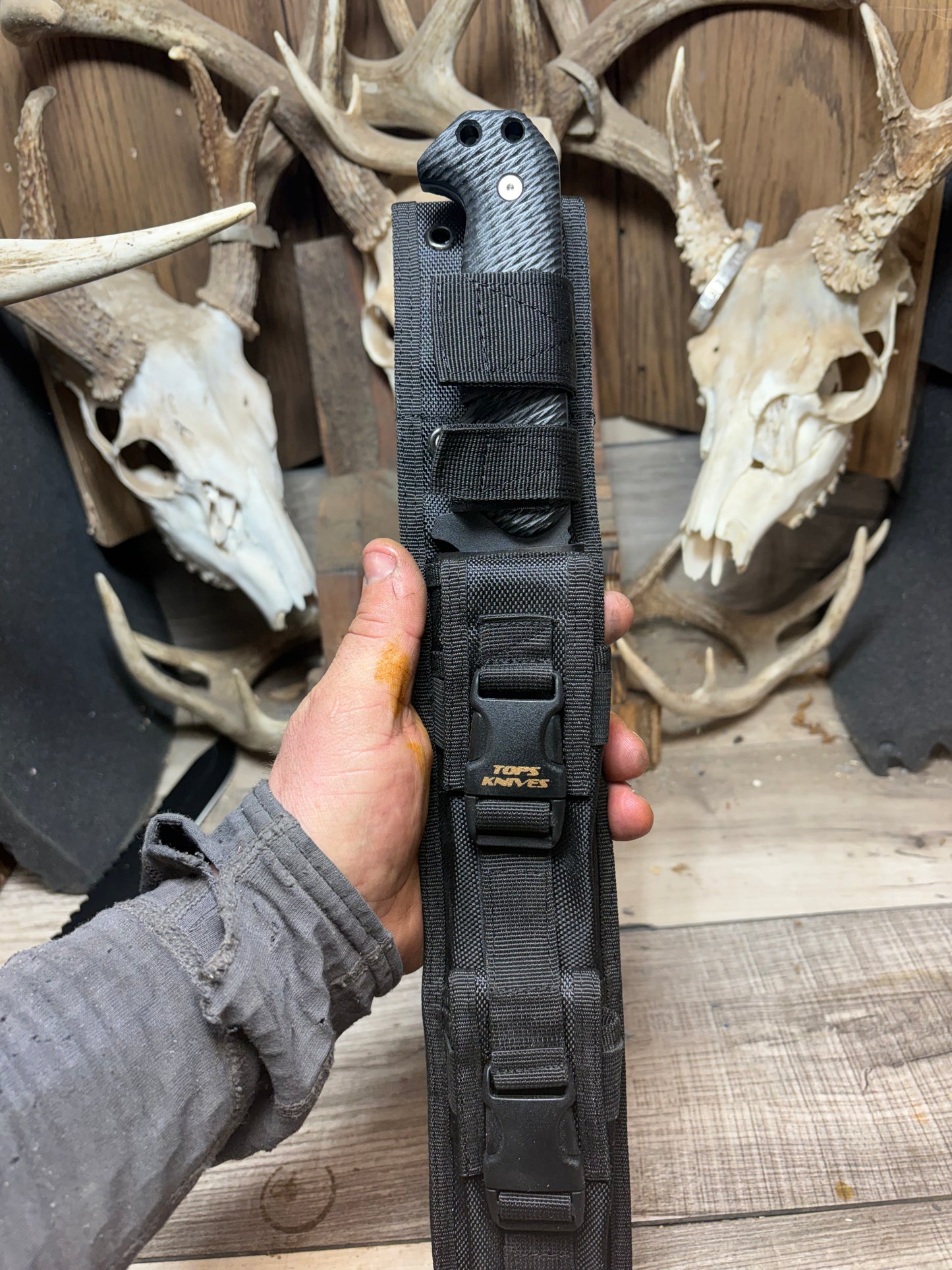 Tops Knives Armageddon Handles