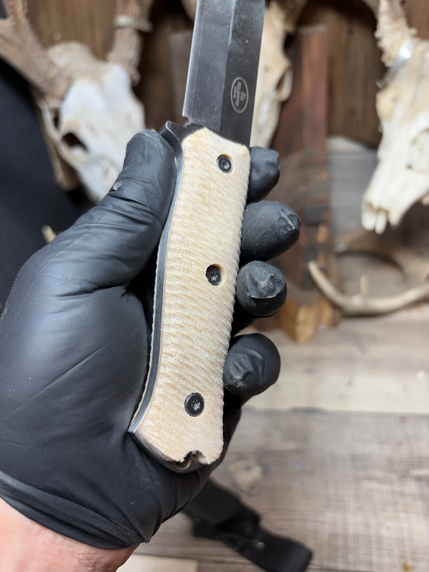 Fallkniven S1X  Handles
