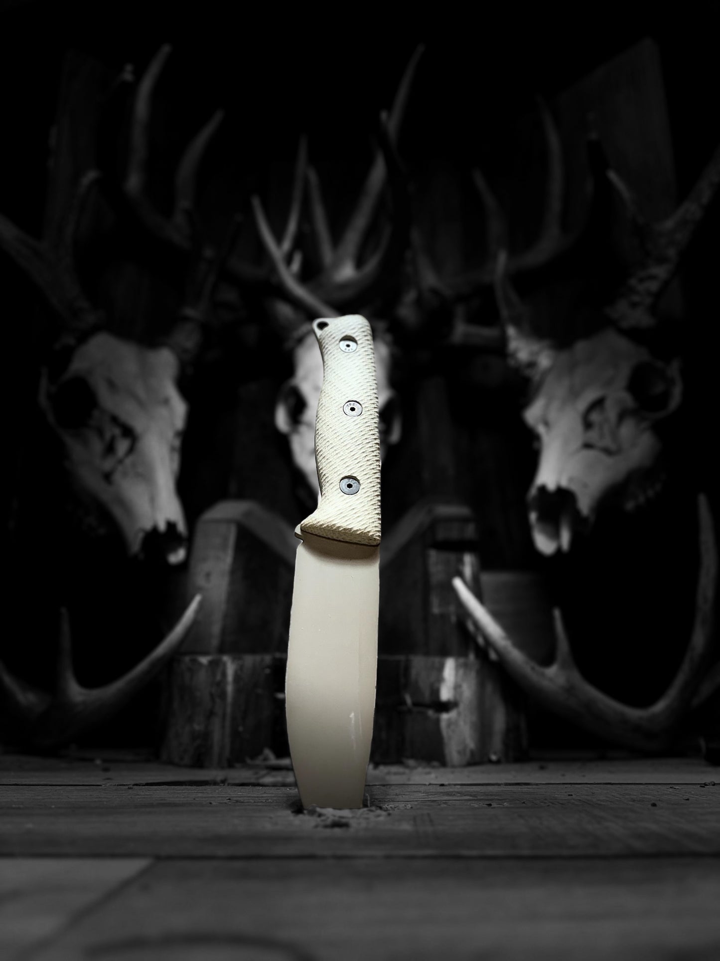 White River Knives Ursus 45 Linen Micarta Handles