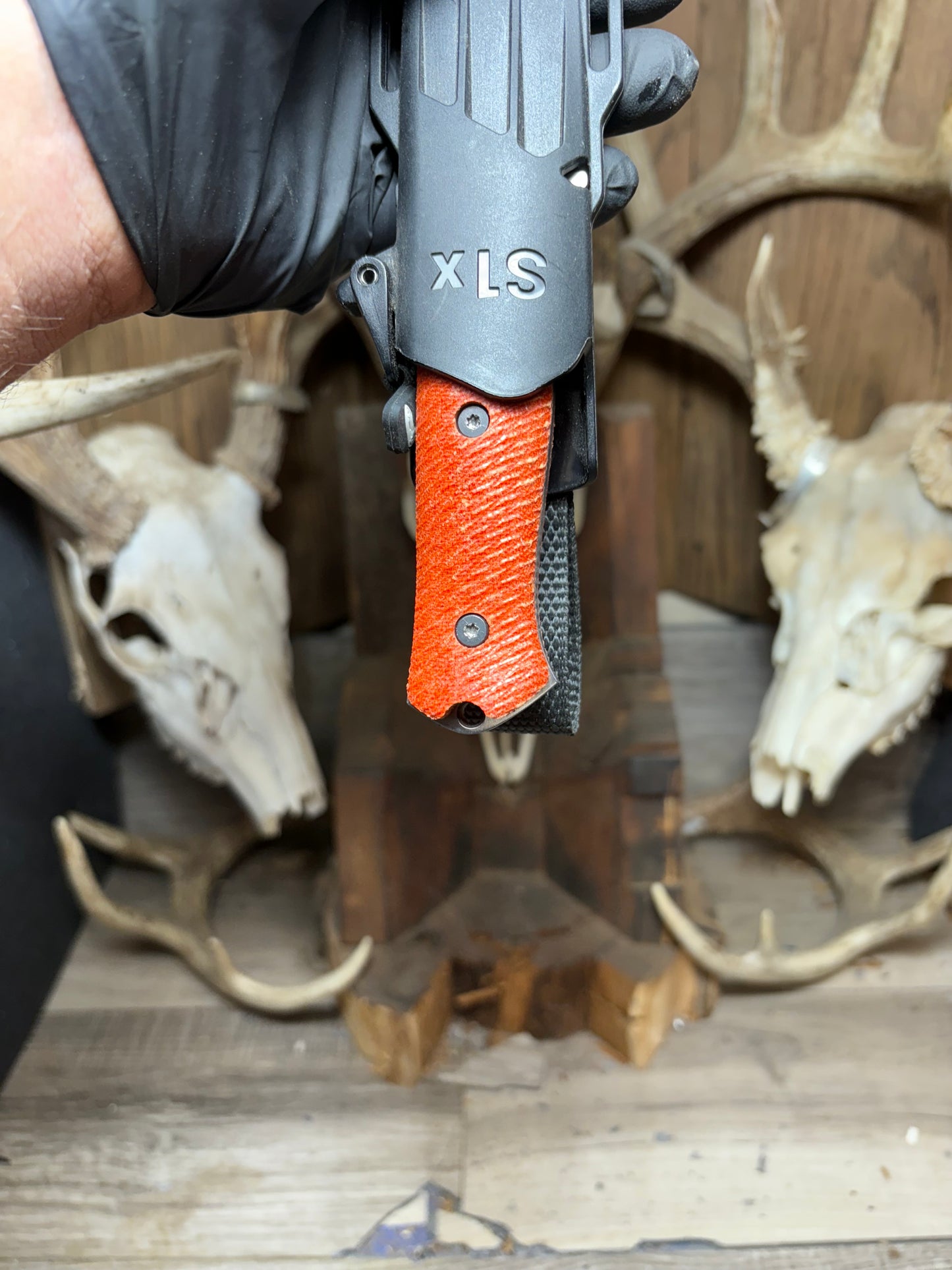 Fallkniven S1X  Handles