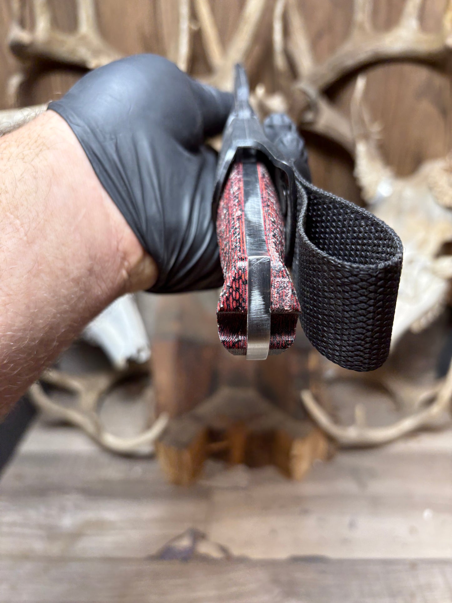 Fallkniven S1X  Handles
