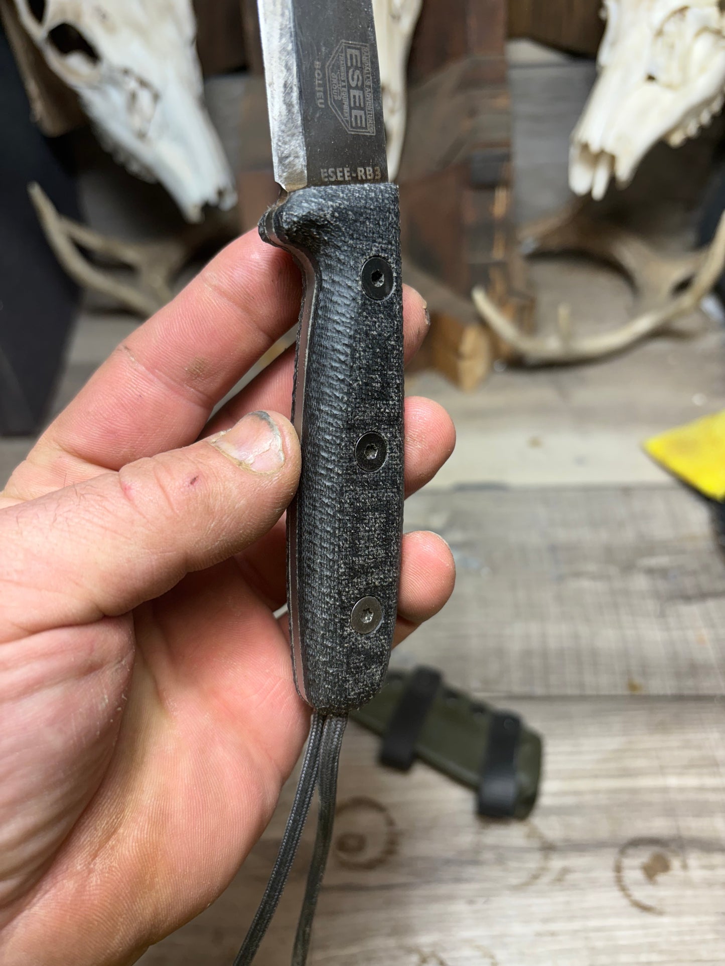 Esee RB3 Handles Hidden Lanyard hole