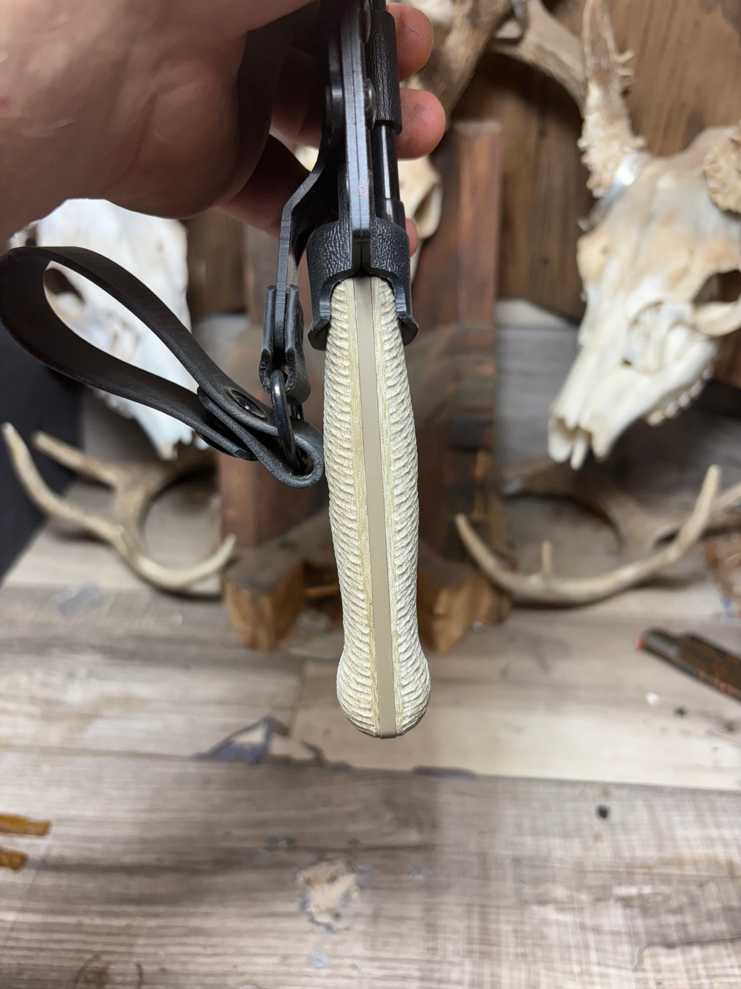 White River Knives Ursus 45 Linen Micarta Handles