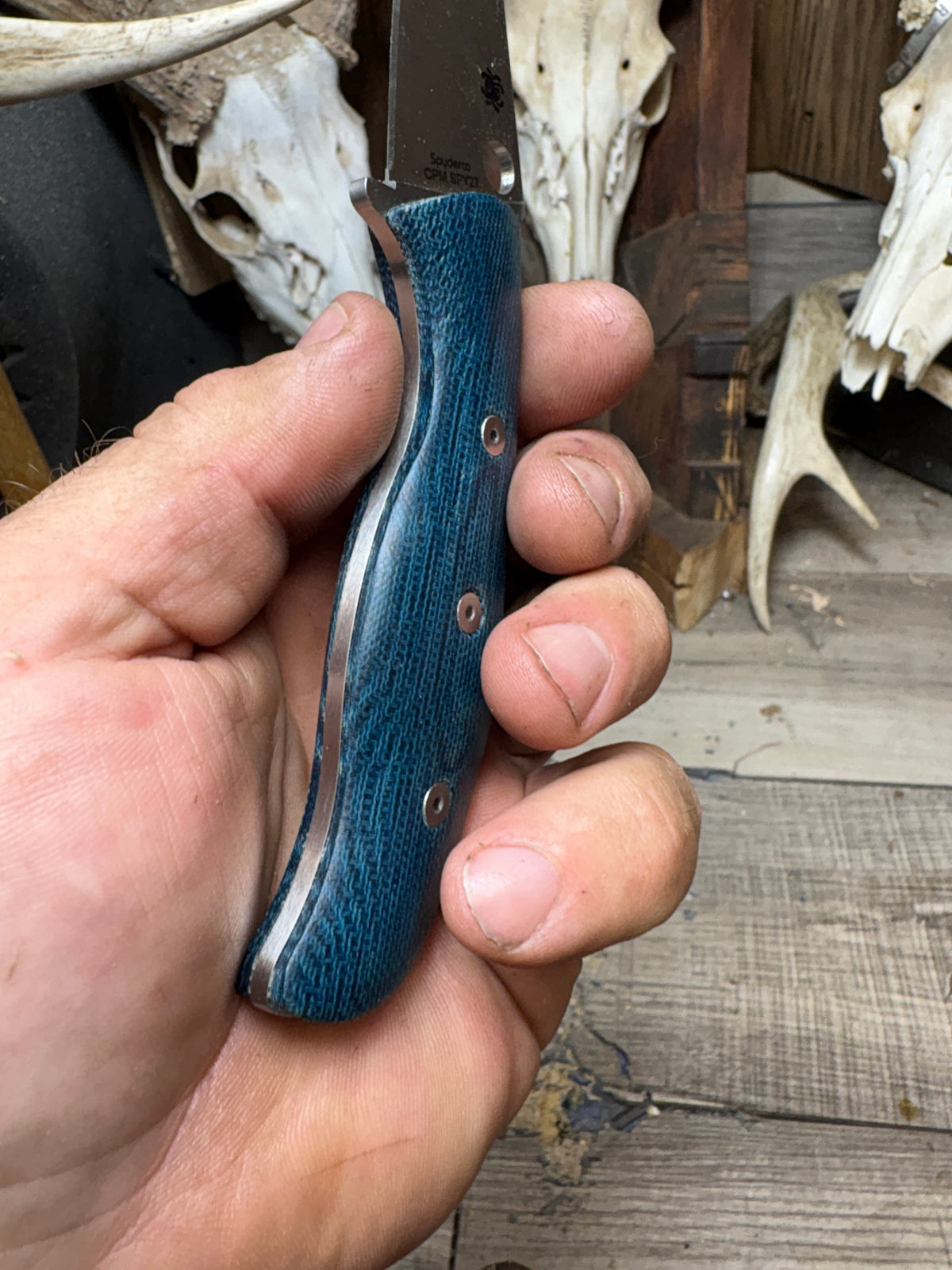 Spyderco Mule handles