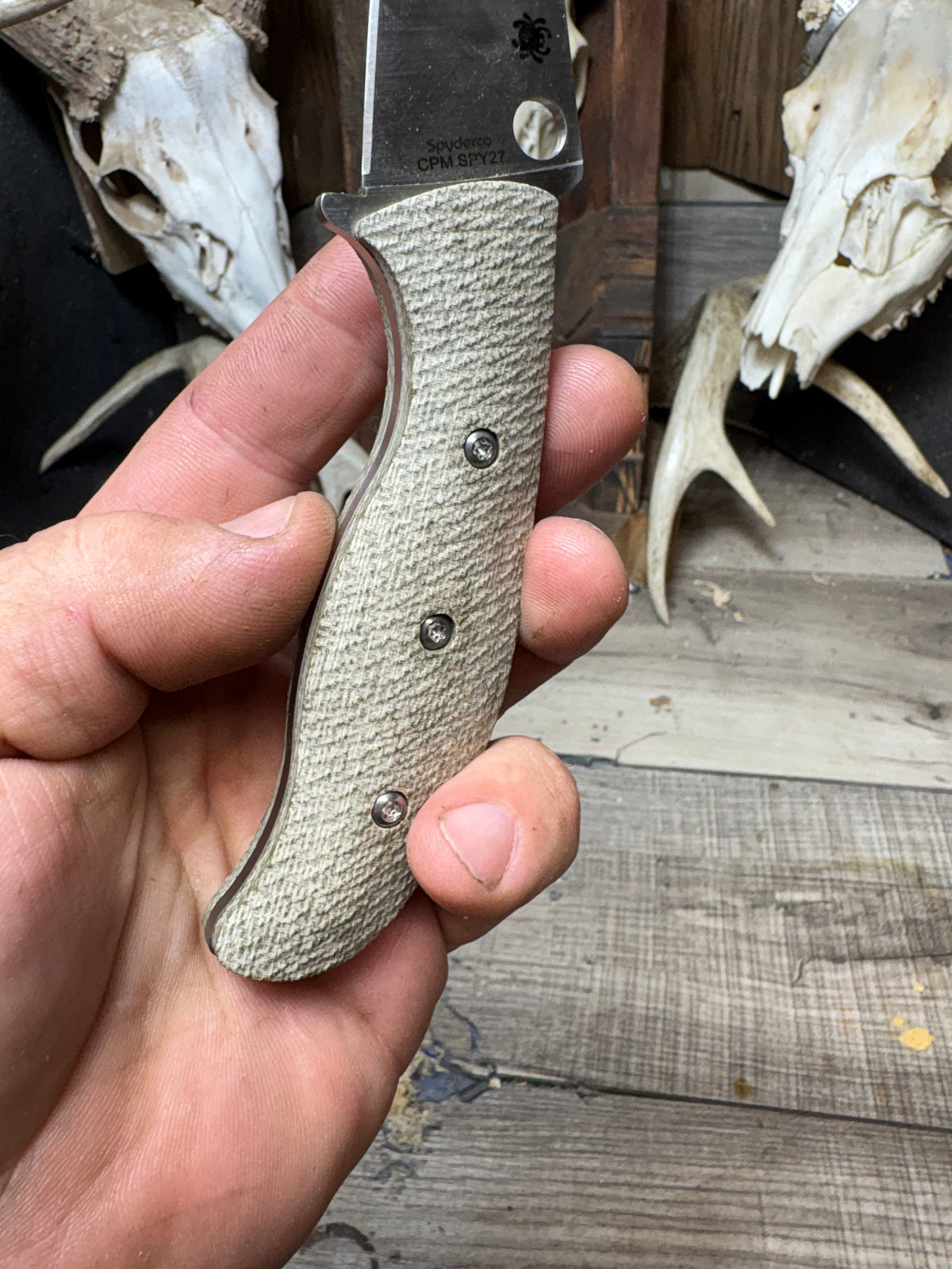 Spyderco Mule handles