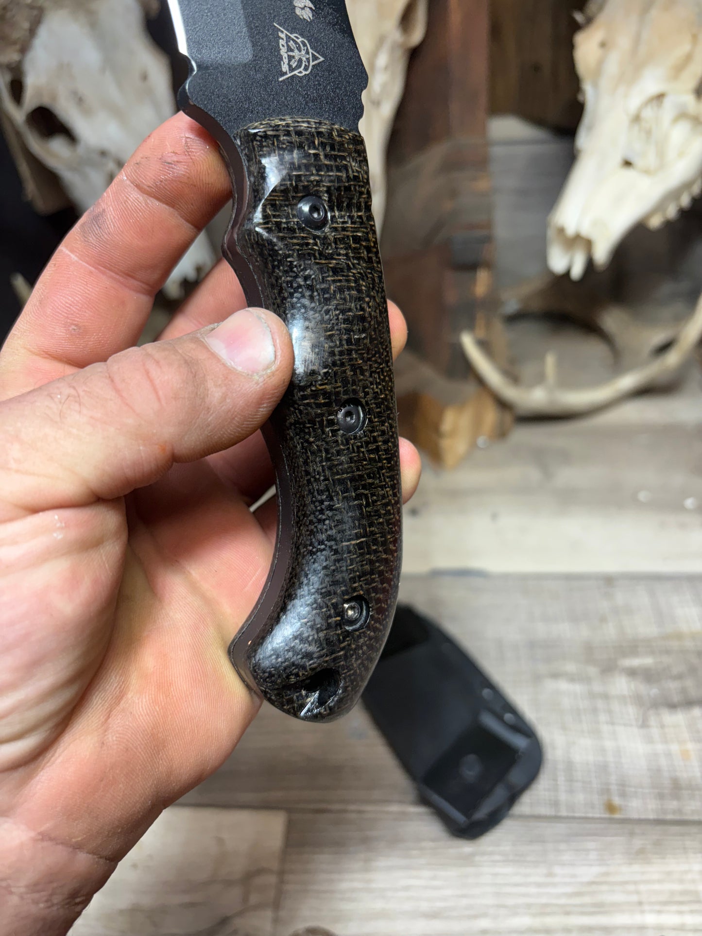 Tops Knives Tom Brown Tracker T1 Burlap Handles