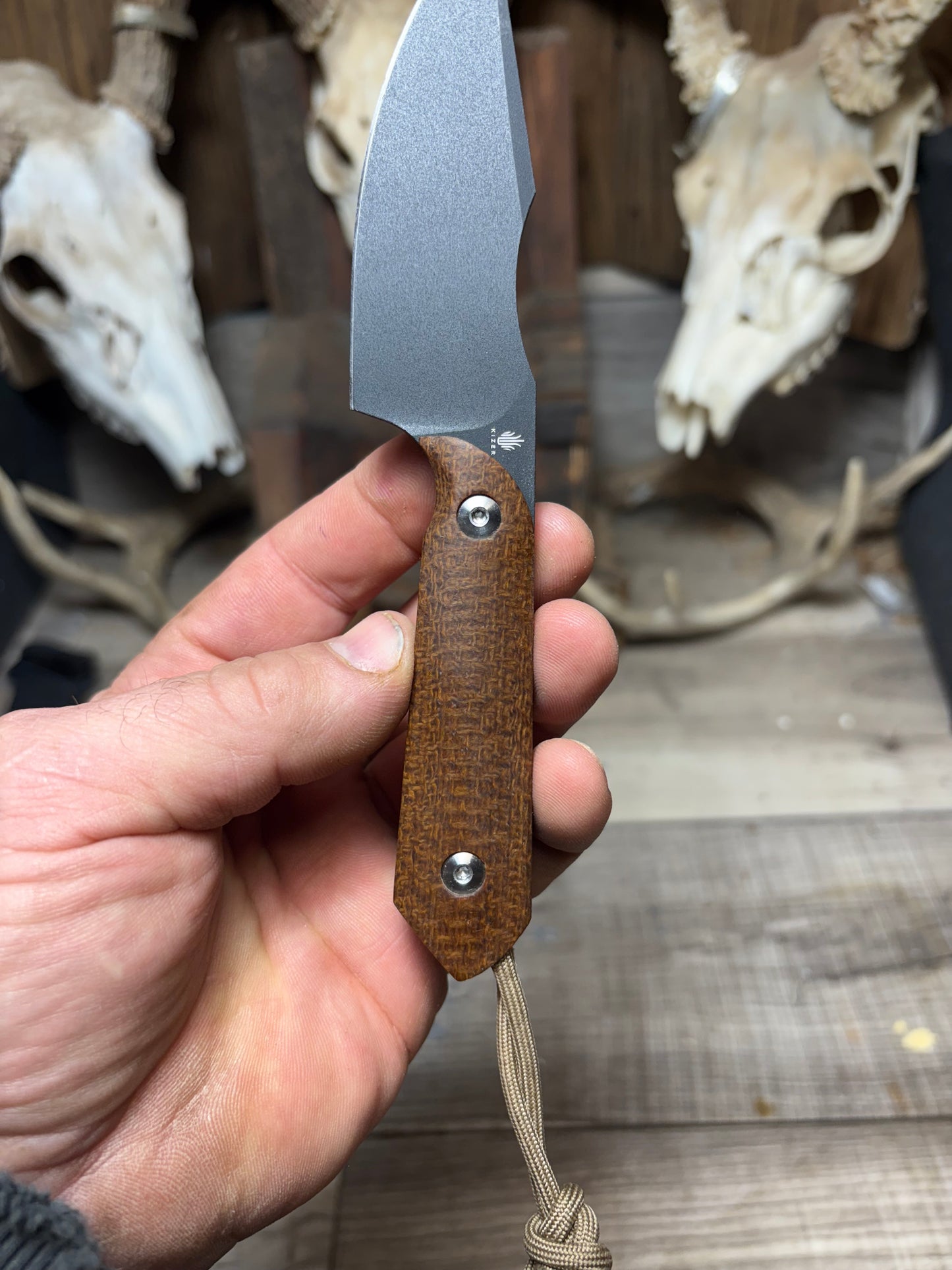 Kizer Harpoon  Micarta Handles