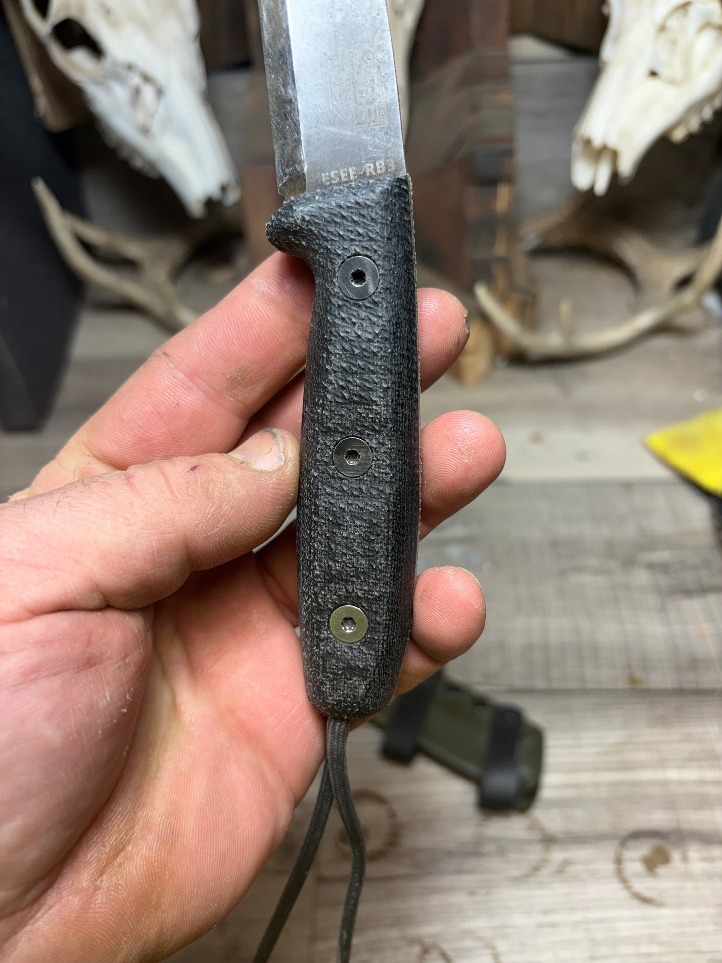 Esee RB3 Handles Hidden Lanyard hole