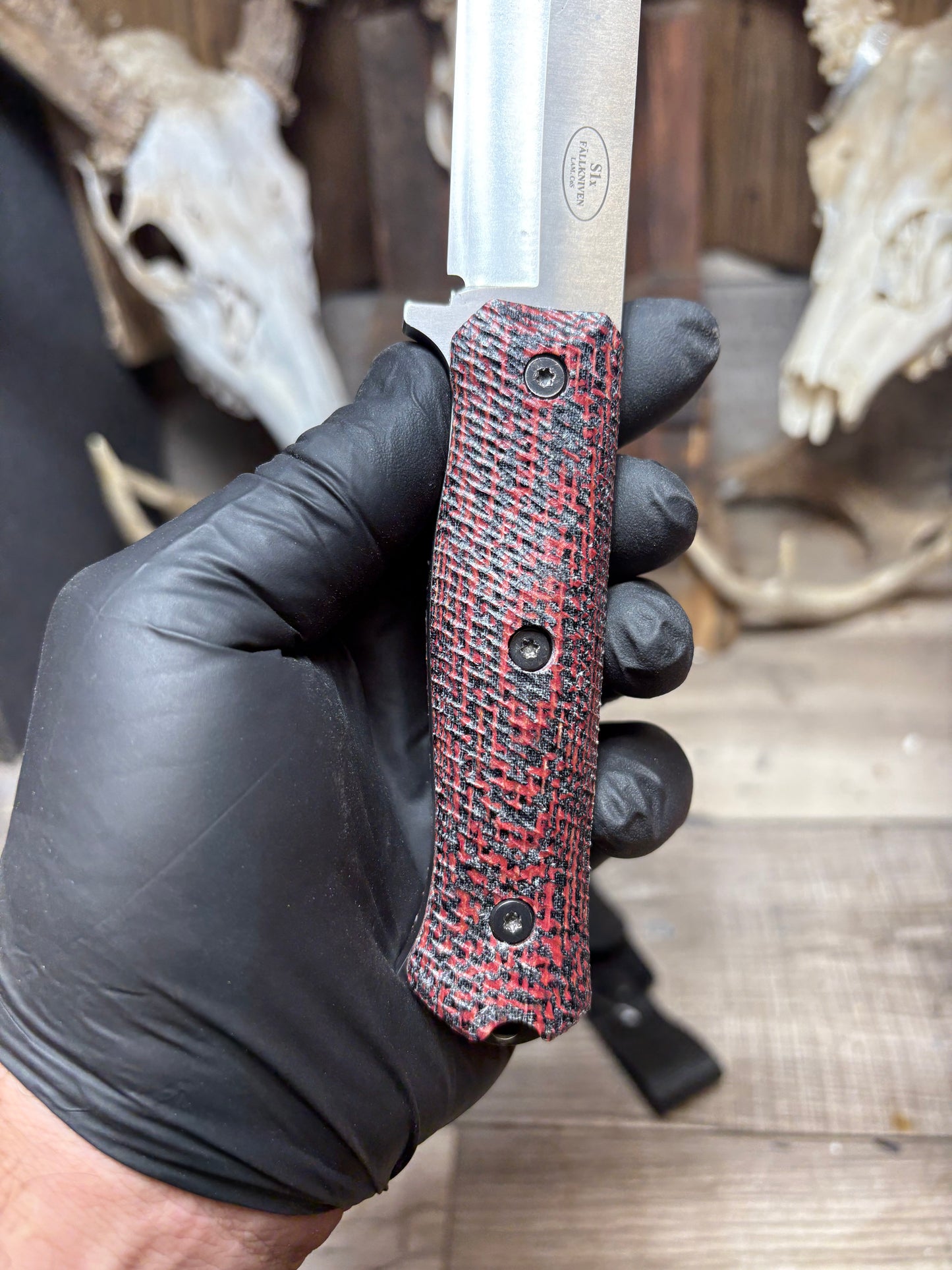 Fallkniven S1X  Handles