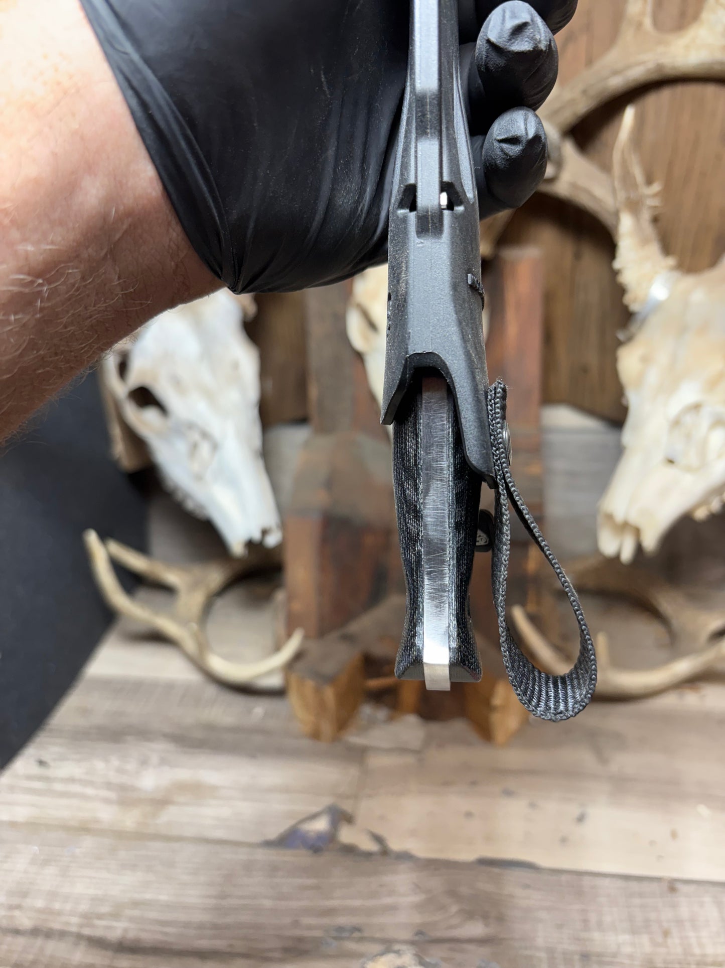 Fallkniven S1X  Handles