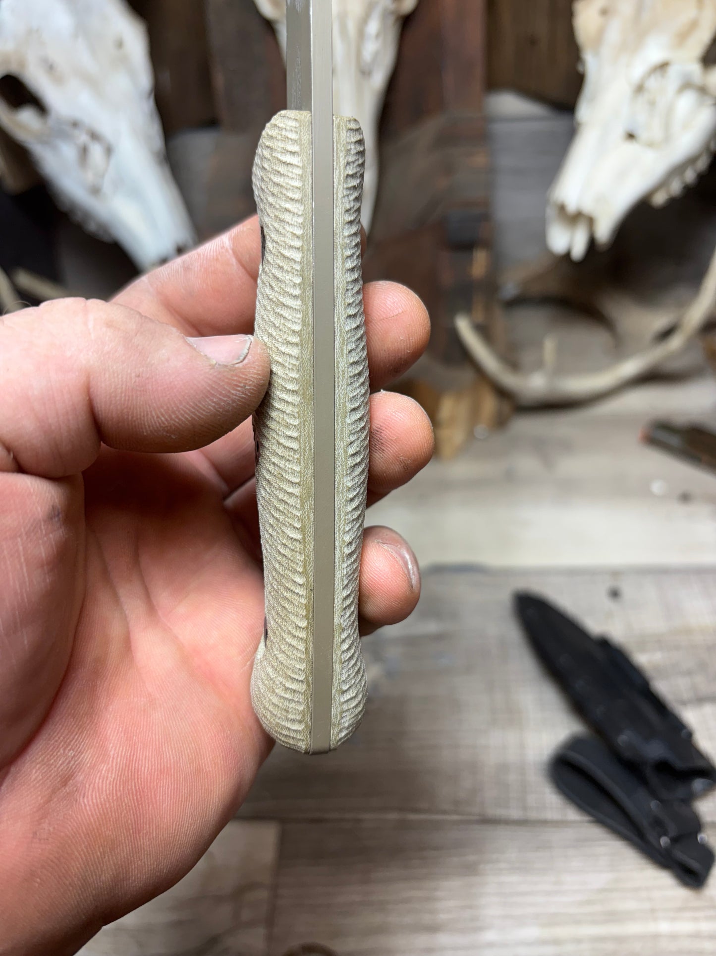 White River Knives Ursus 45 Linen Micarta Handles