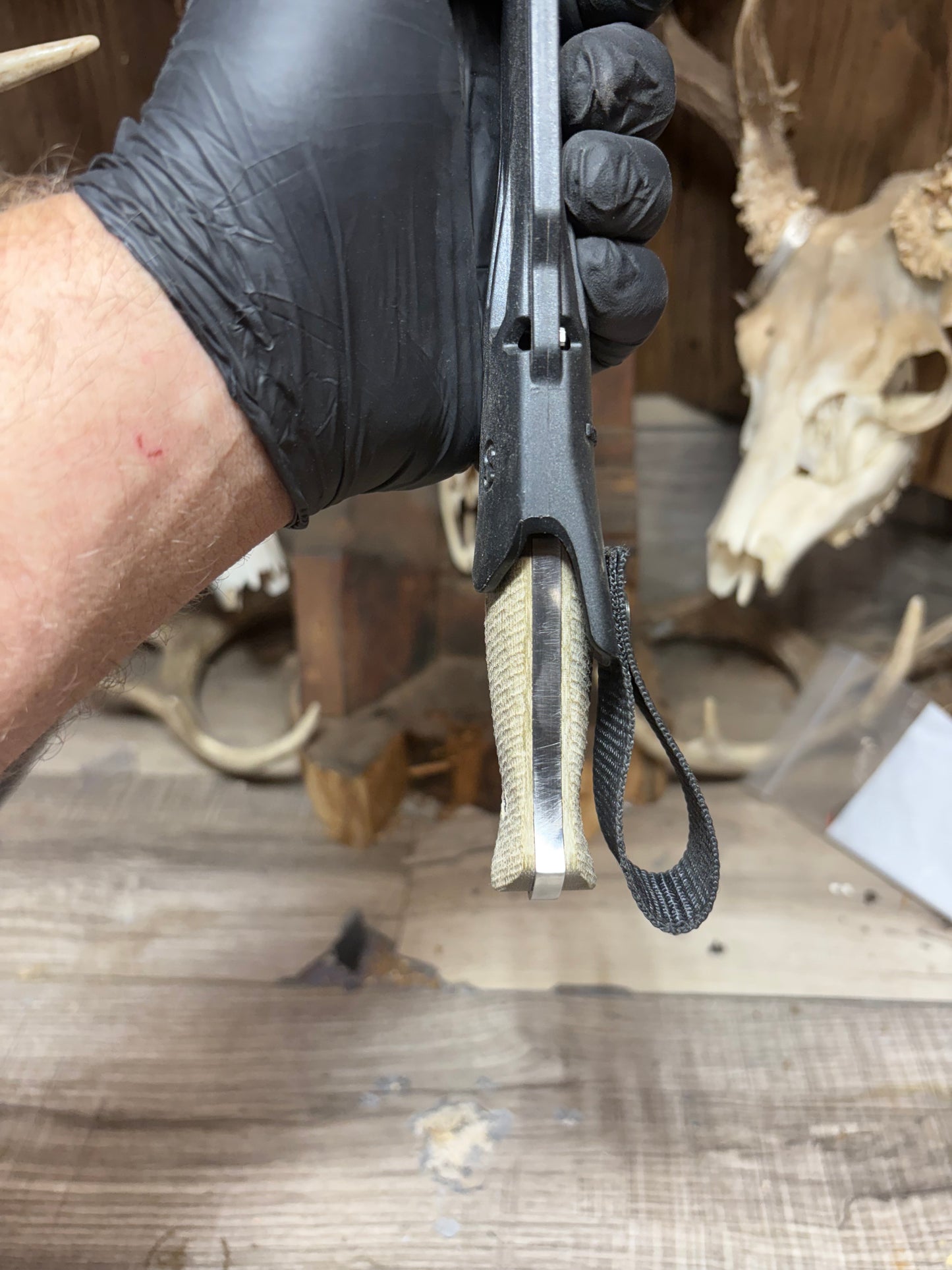 Fallkniven S1X  Handles