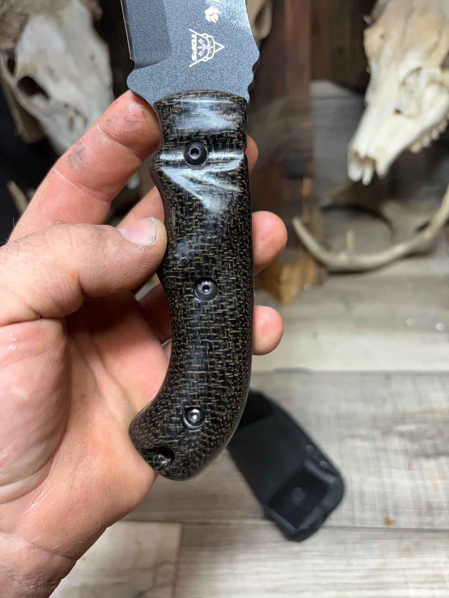 Tops Knives Tom Brown Tracker T1 Burlap Handles