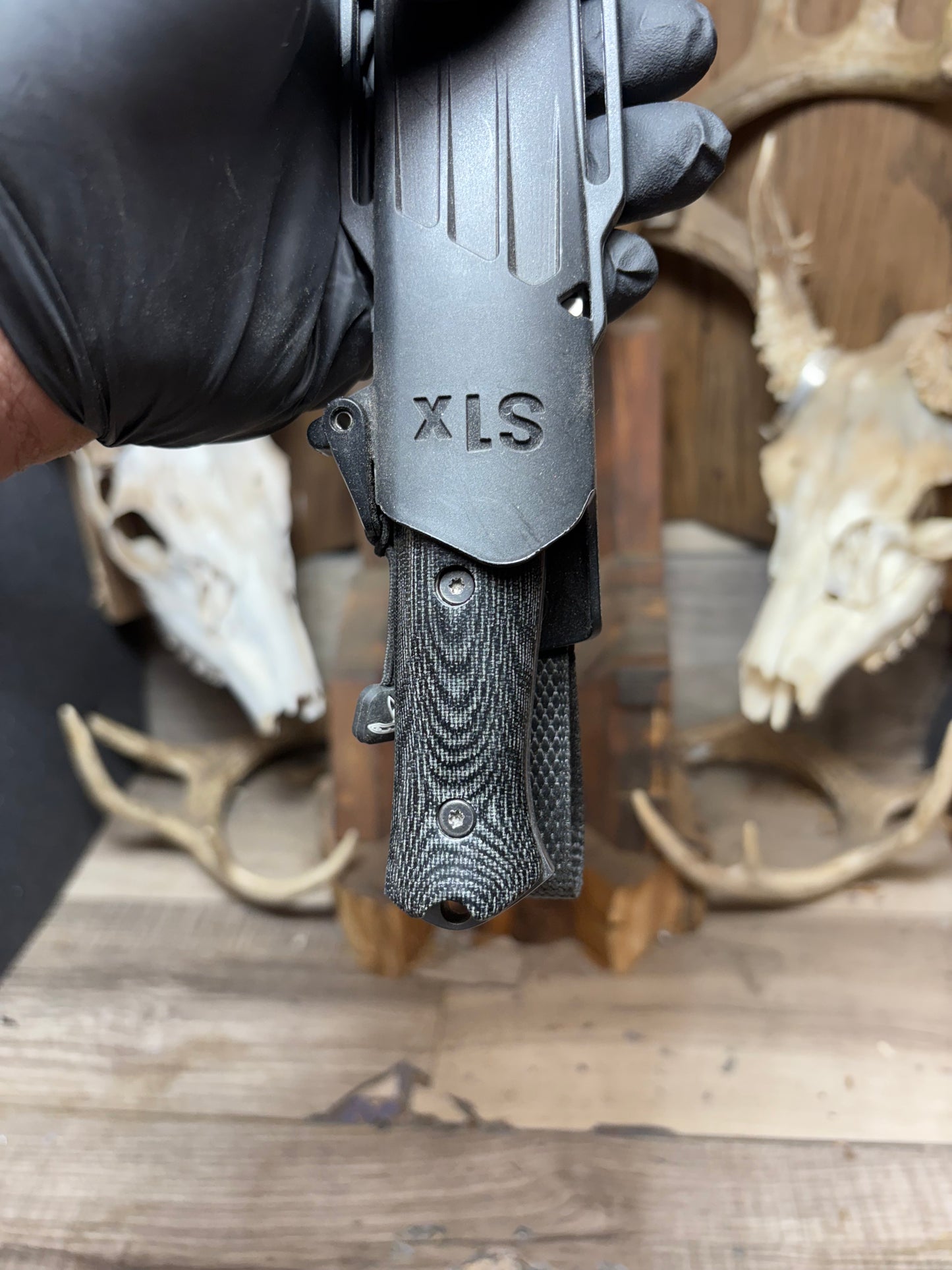 Fallkniven S1X  Handles