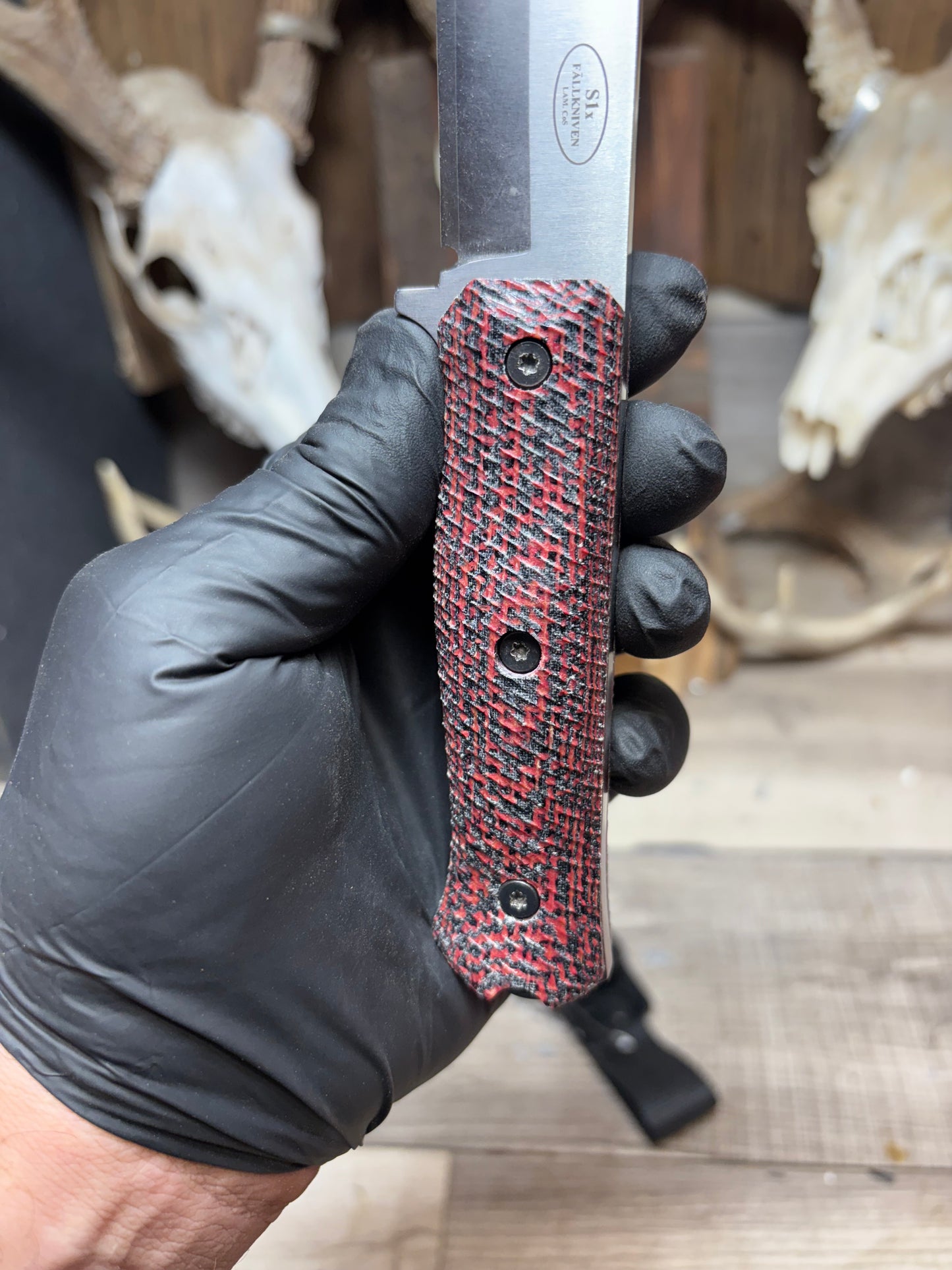 Fallkniven S1X  Handles