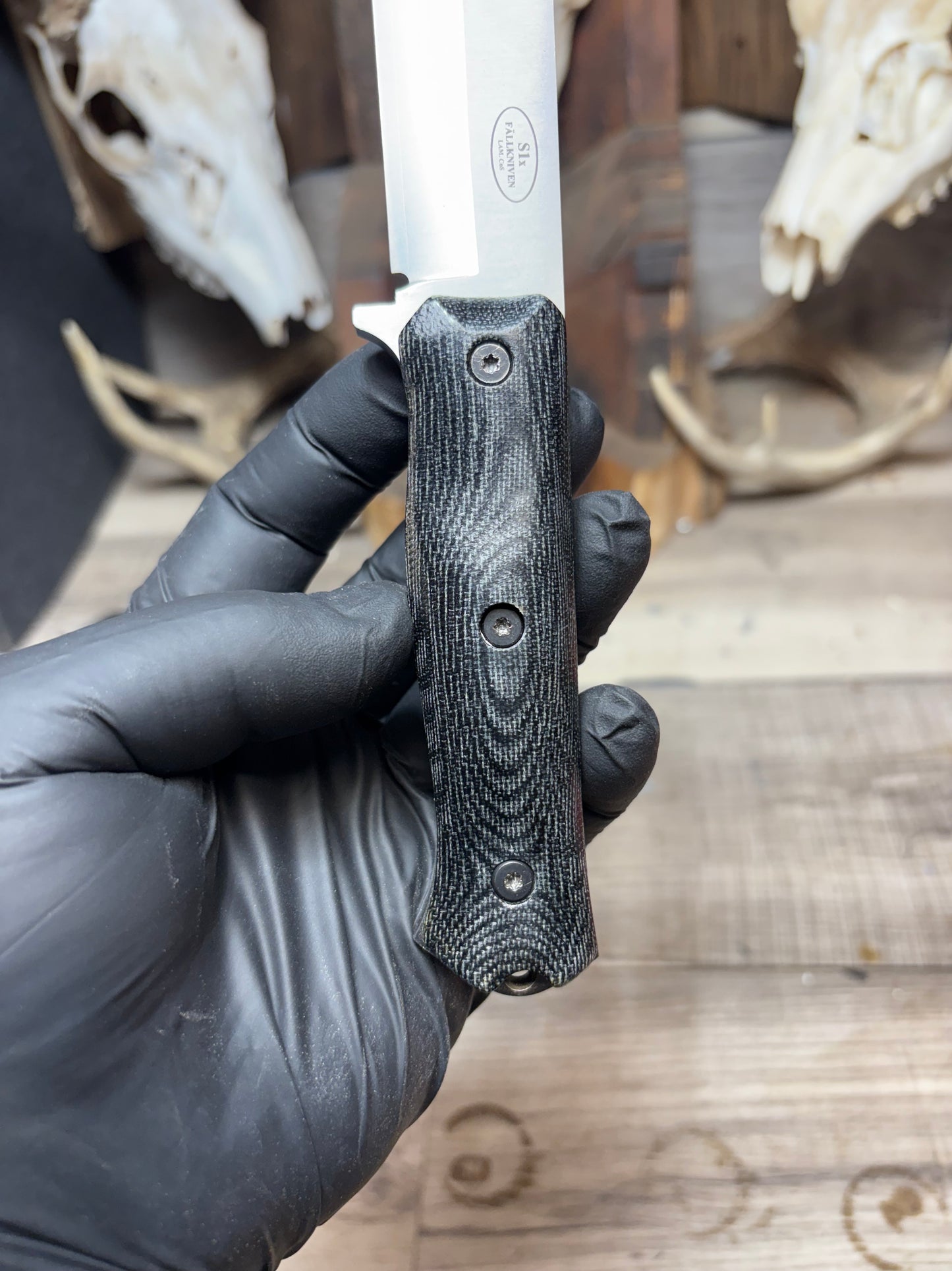 Fallkniven S1X  Handles