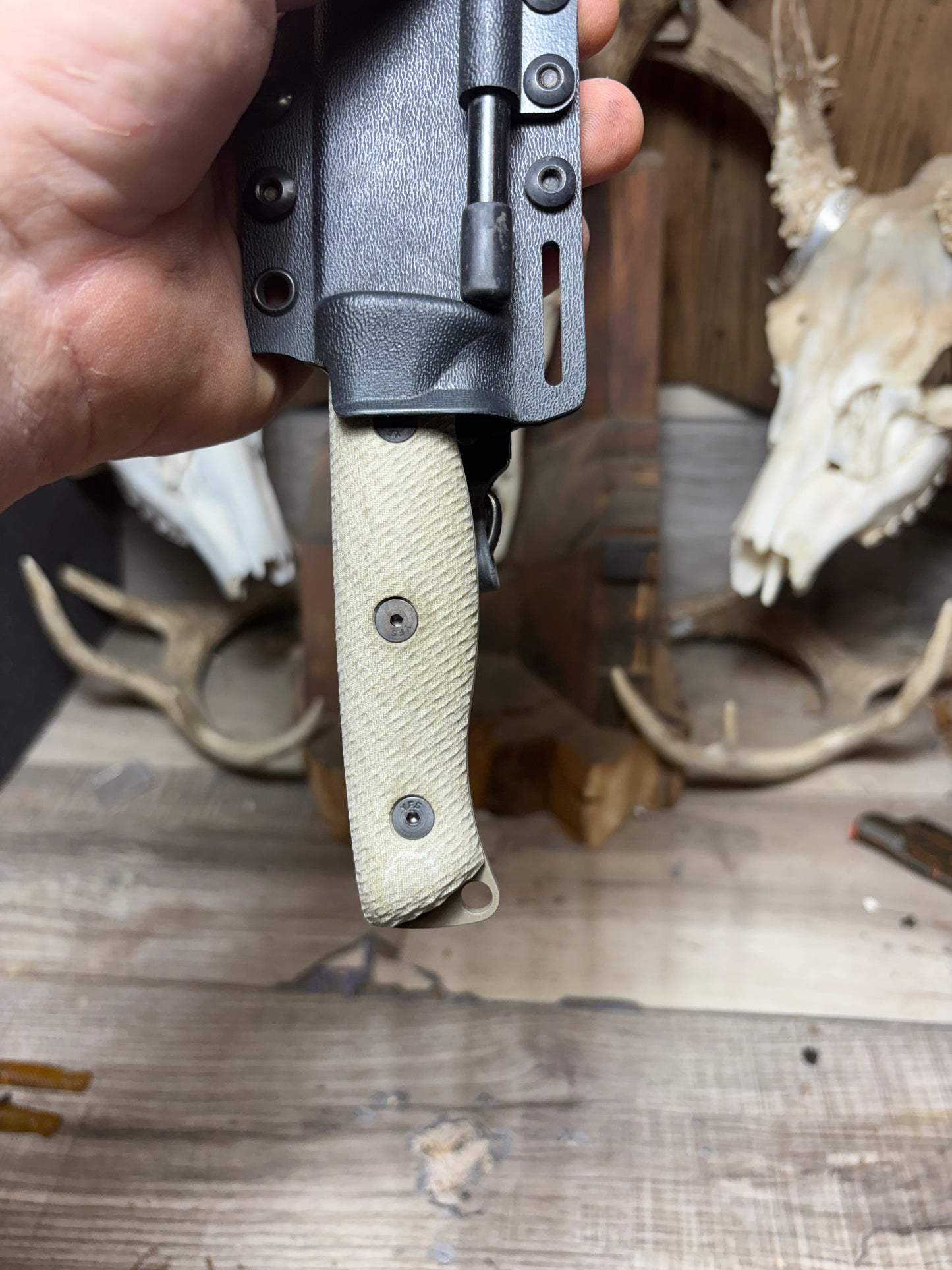 White River Knives Ursus 45 Linen Micarta Handles