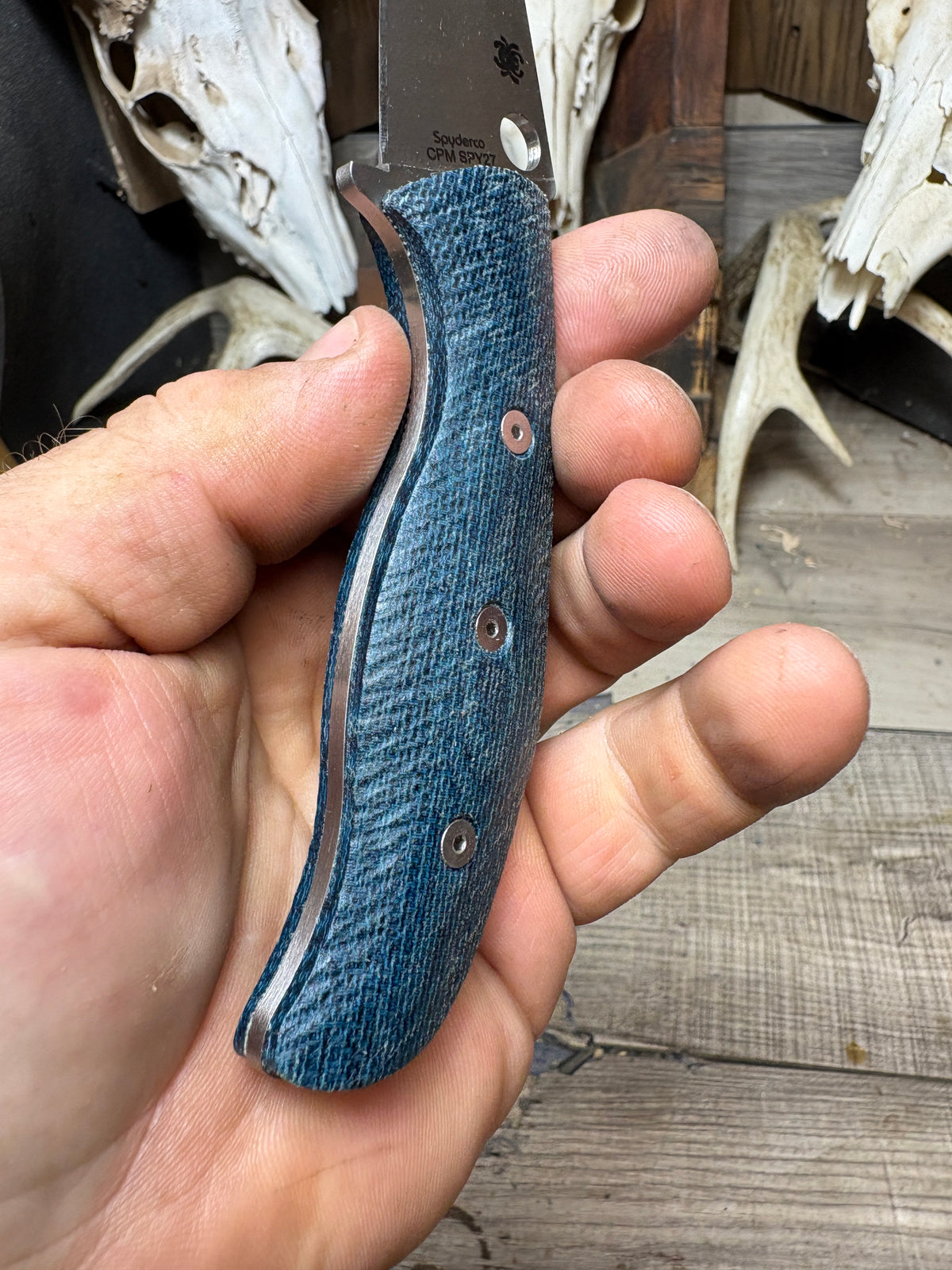 Spyderco Mule handles